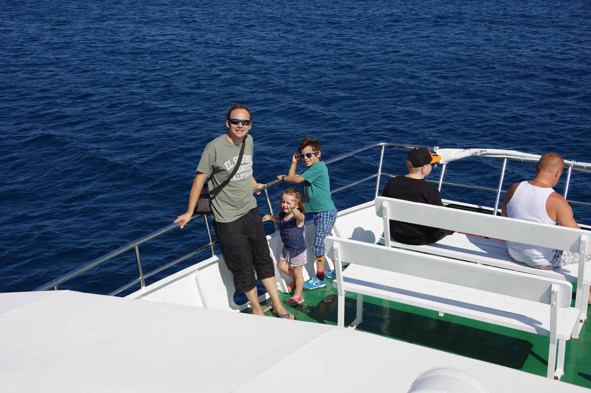 Famille sur bateau