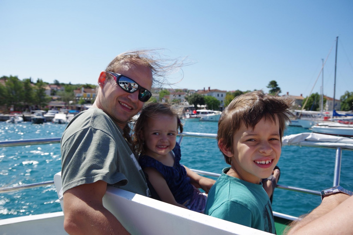 Bateau: Math, Kali et Liam