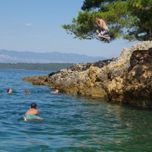 Saut de falaise de Alex en Croatie
