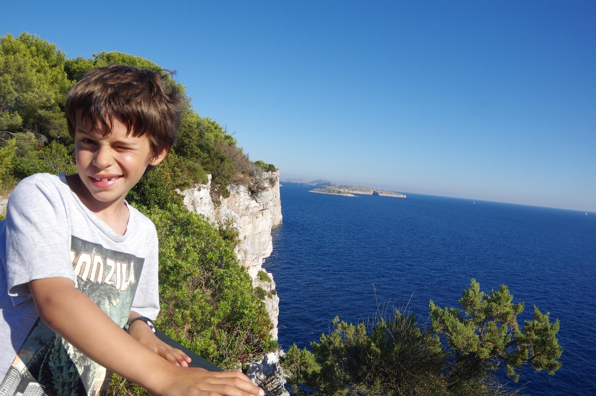 Vu sur les falaises en croatie
