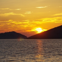 coucher de soleil sur voilier