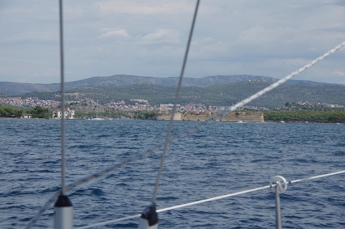 A l'entrée du canal pour aller à Sibenik