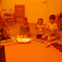 La pièce avec les instruments de musique