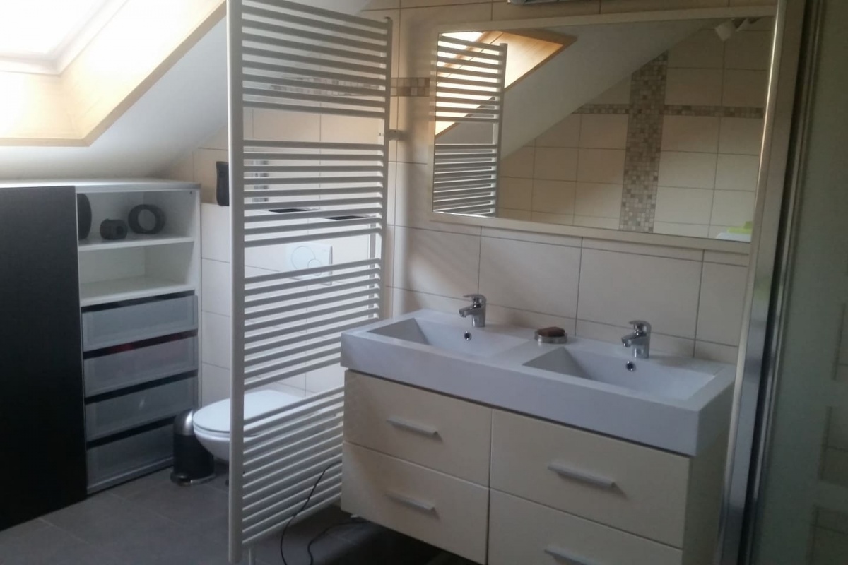 Salle de bains au deuxième étage