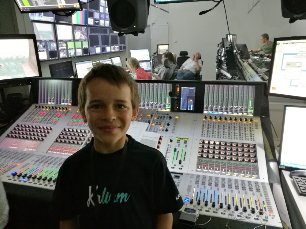 Liam dans la salle de mixage