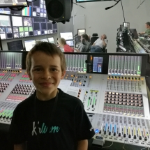 Liam dans la salle de mixage